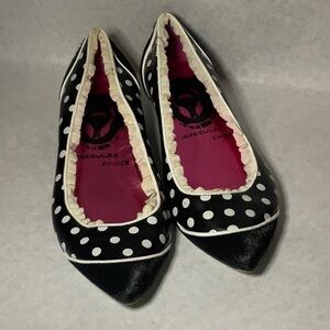 Beautiful polka dotted Irregular choice kitten heel flats, size 5